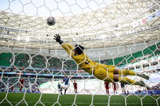 使他成为西 使他成为西